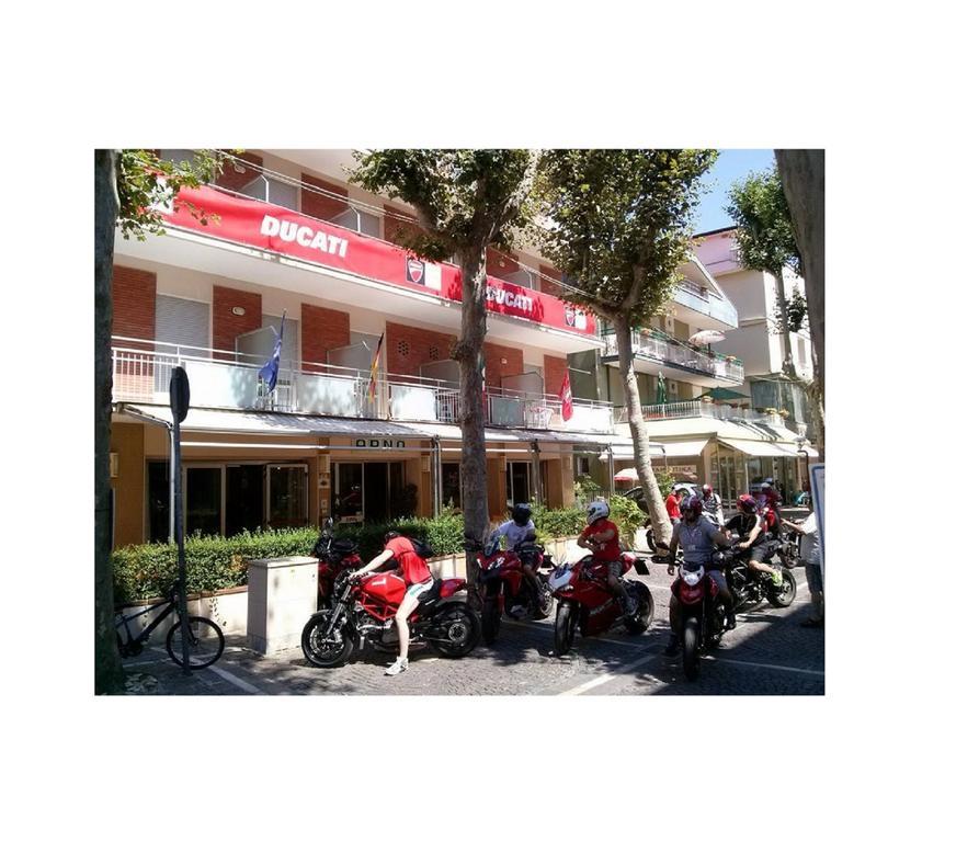 Hotel Arno Misano Adriatico Zewnętrze zdjęcie