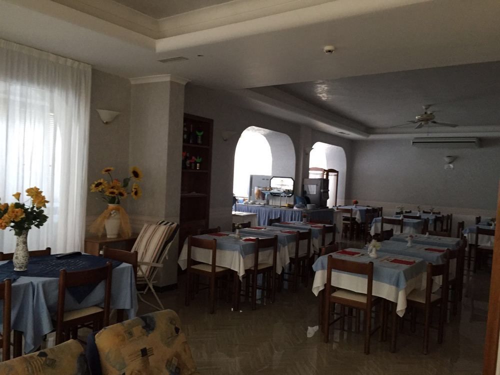 Hotel Arno Misano Adriatico Zewnętrze zdjęcie