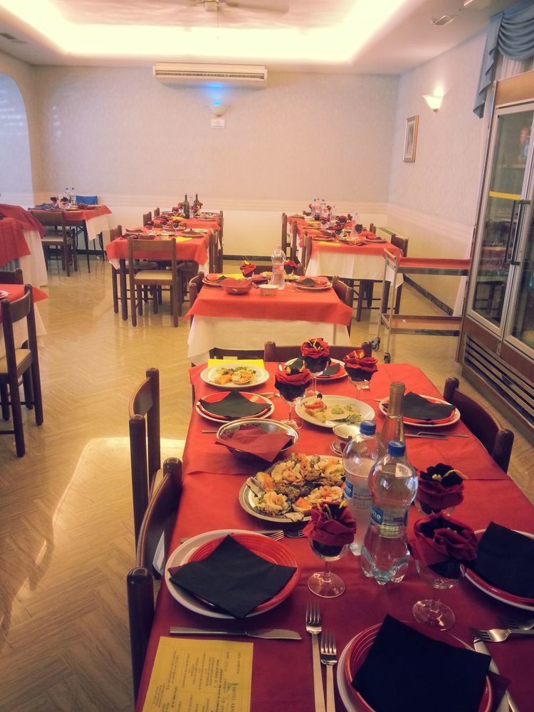 Hotel Arno Misano Adriatico Zewnętrze zdjęcie