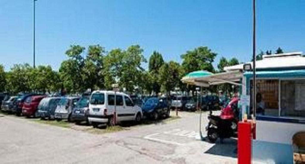 Hotel Arno Misano Adriatico Zewnętrze zdjęcie