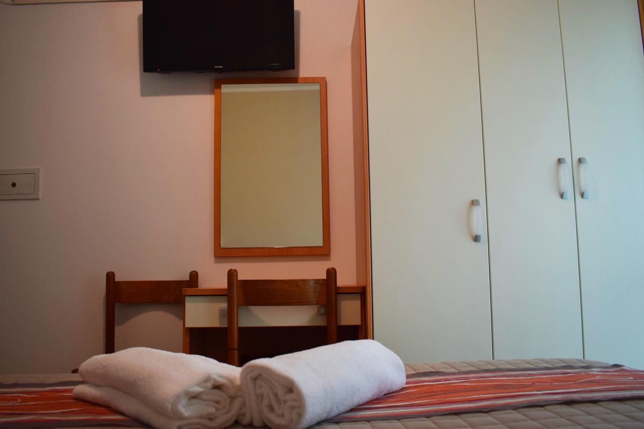 Hotel Arno Misano Adriatico Zewnętrze zdjęcie
