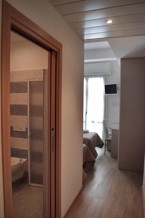 Hotel Arno Misano Adriatico Zewnętrze zdjęcie