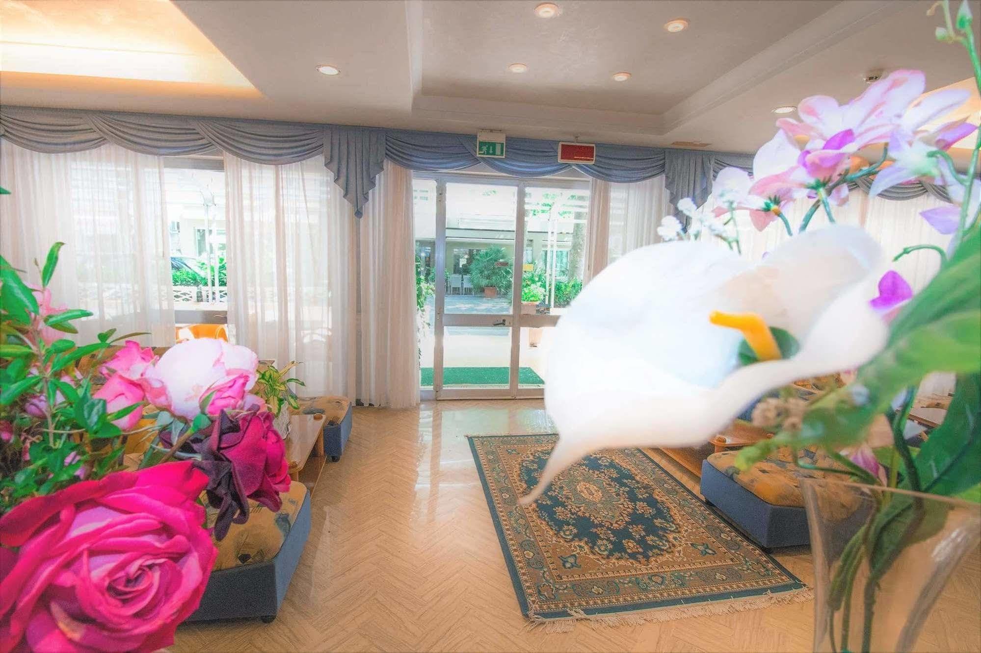 Hotel Arno Misano Adriatico Zewnętrze zdjęcie
