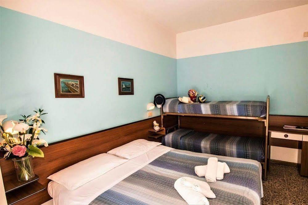 Hotel Arno Misano Adriatico Zewnętrze zdjęcie