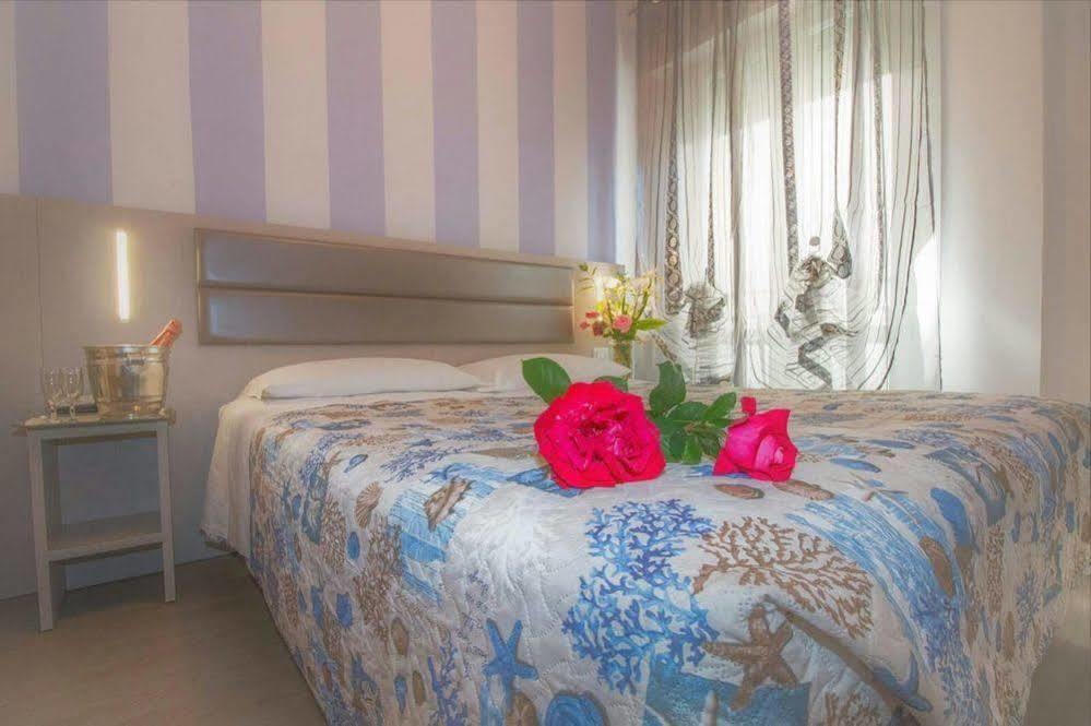 Hotel Arno Misano Adriatico Zewnętrze zdjęcie